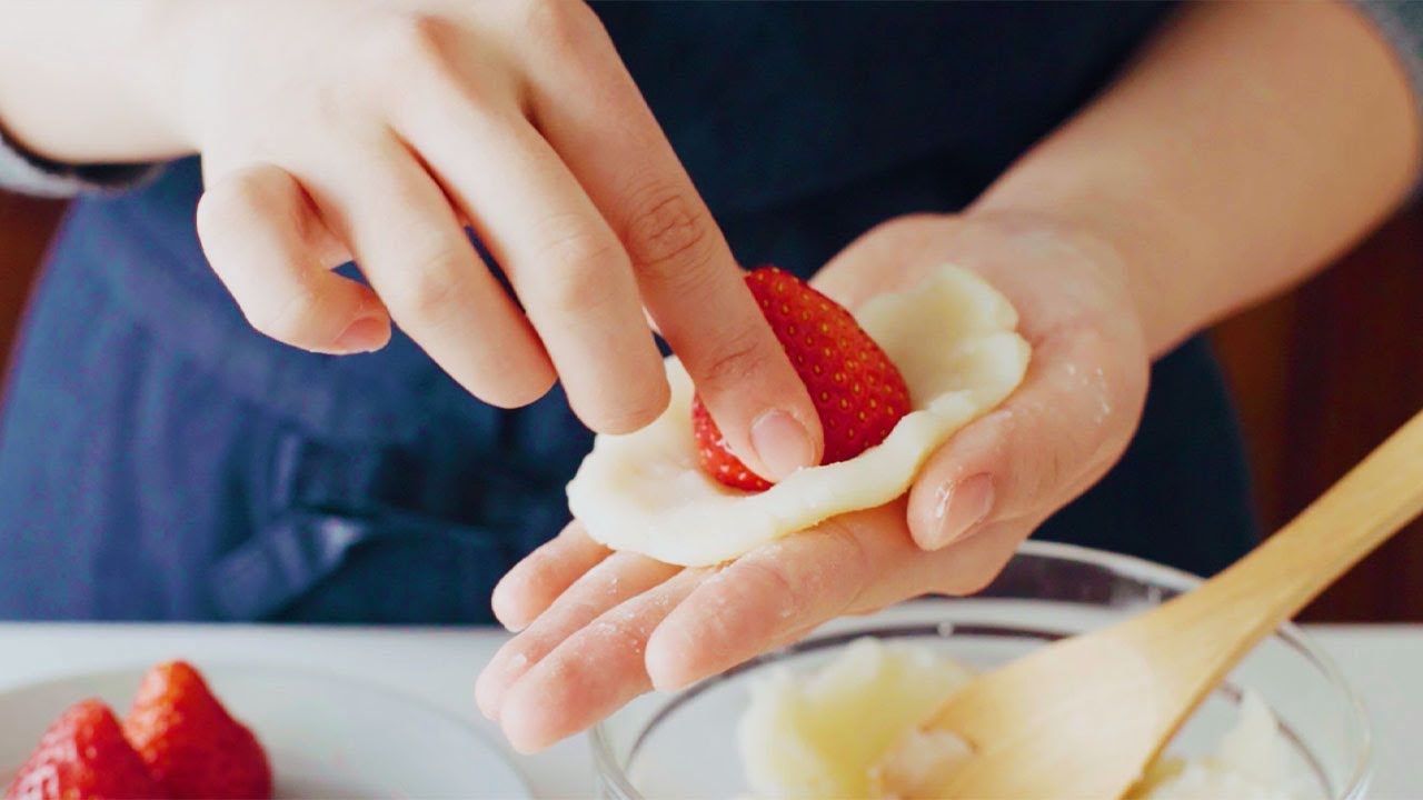 Zone Out to This Strawberry Daifuku ASMR | Tastemade Japan