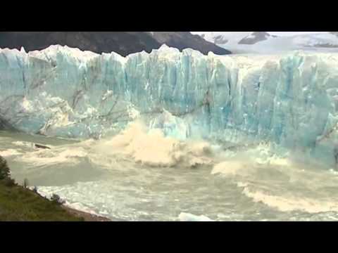 Τεράστιοι όγκοι πάγου αποκολλώνται από το Περίτο Μορένο