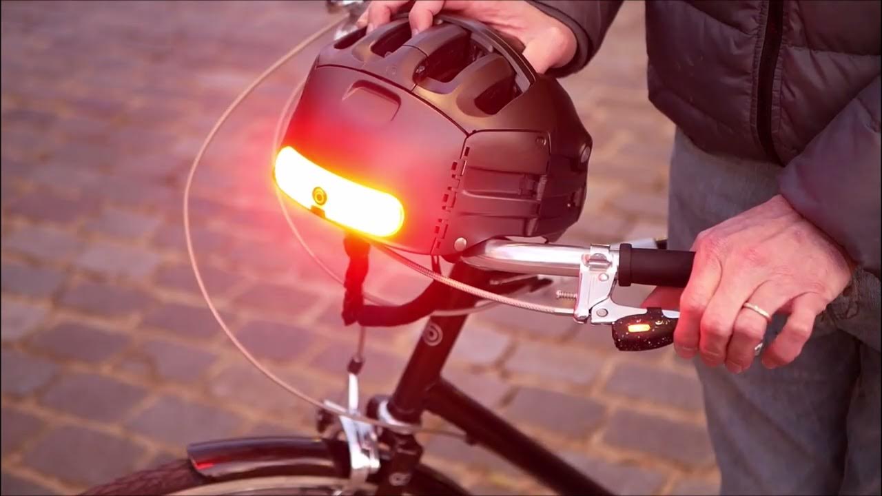 OxiTurn Deluxe. Lighting with directional indicators and brake warning