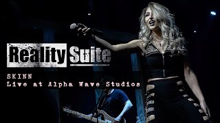 Смотреть клип Reality Suite - Skinn (Live At Alpha Wave Studios)