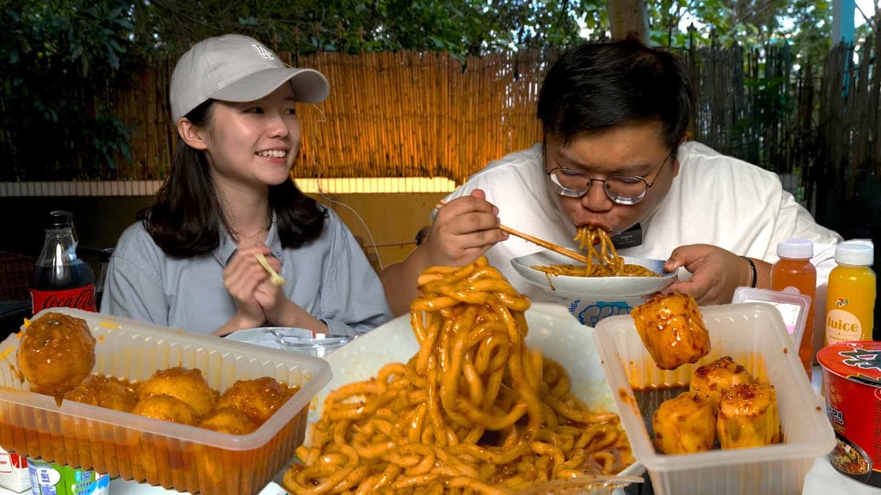 【再食就中風】便利店宵夜大餐! 邪惡梅菜扣肉飯 ft. 香濃沙嗲魚蛋、秘製辣油燒賣