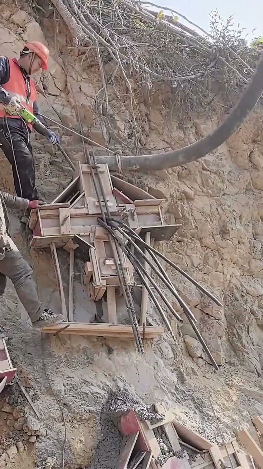 Stress anchor cable casting process