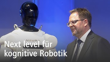 Jens Knut Fabrowsky von NEURA Robotics bei der acatech Festveranstaltung 2025 in Berlin
