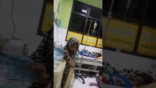 Di RSUD Sampang sedang di transfusi darah karena punya penyakit Thalasemia😭😭😭