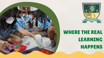 Painting abstract art on canvas with Pascal Montessori Elementary School