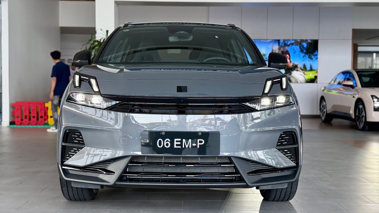 Lynk Co 06 EM-P 2025 Luxury Compact SUV Review Interior And Exterior