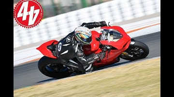 Ducati Panigale V4 | Onboard at Valencia