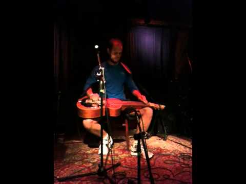 Rune Jensen playing dobro at the Lizard Lounge