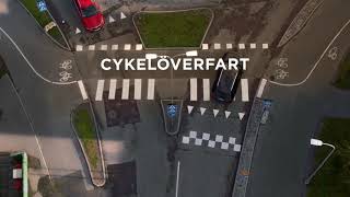 Bilar stannar, cyklar cyklar. Kortversion. Bilar stannar, cyklar cyklar. Kortversion.