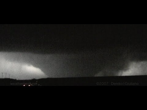 Greensburg, Kansas EF-5 tornado: May 4, 2007 - YouTube