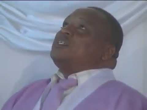 在 YouTube 上观看 Jina la Yesu  -  Fanuel Sedekia (Official Music Video).