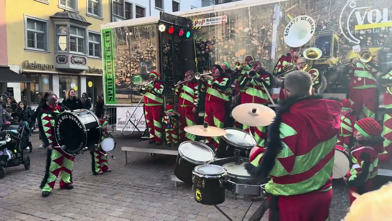 Guggenmusik Schmatz die Gurken - Guggenchilbi Schaffhausen 2024 - Ausmarsch