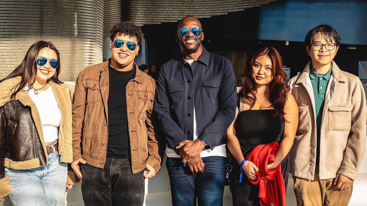 Isaac Bruce American Airlines Help College Students Travel To Their isaac-bruce-american-airlines-help-college-students-travel-to-their