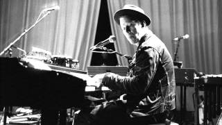 Tom Waits - Invitation To The Blues