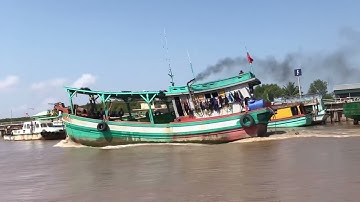 Ghe Lú Ở Cửa Biển Nhà Mát Bạc Liêu Ra khơi Chạy Quá Dữ _ Nguyễn Công