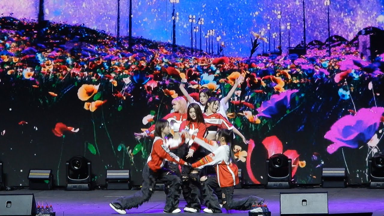 NMIXX. Love Me Like This. Sydney, Australia.