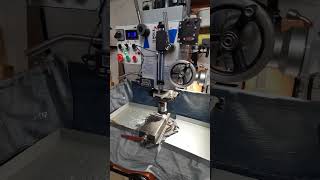 Зашита от стружки на фрезерном станке  Späneschutz an der Fräsmaschine #schorts#short  Fräsmaschine