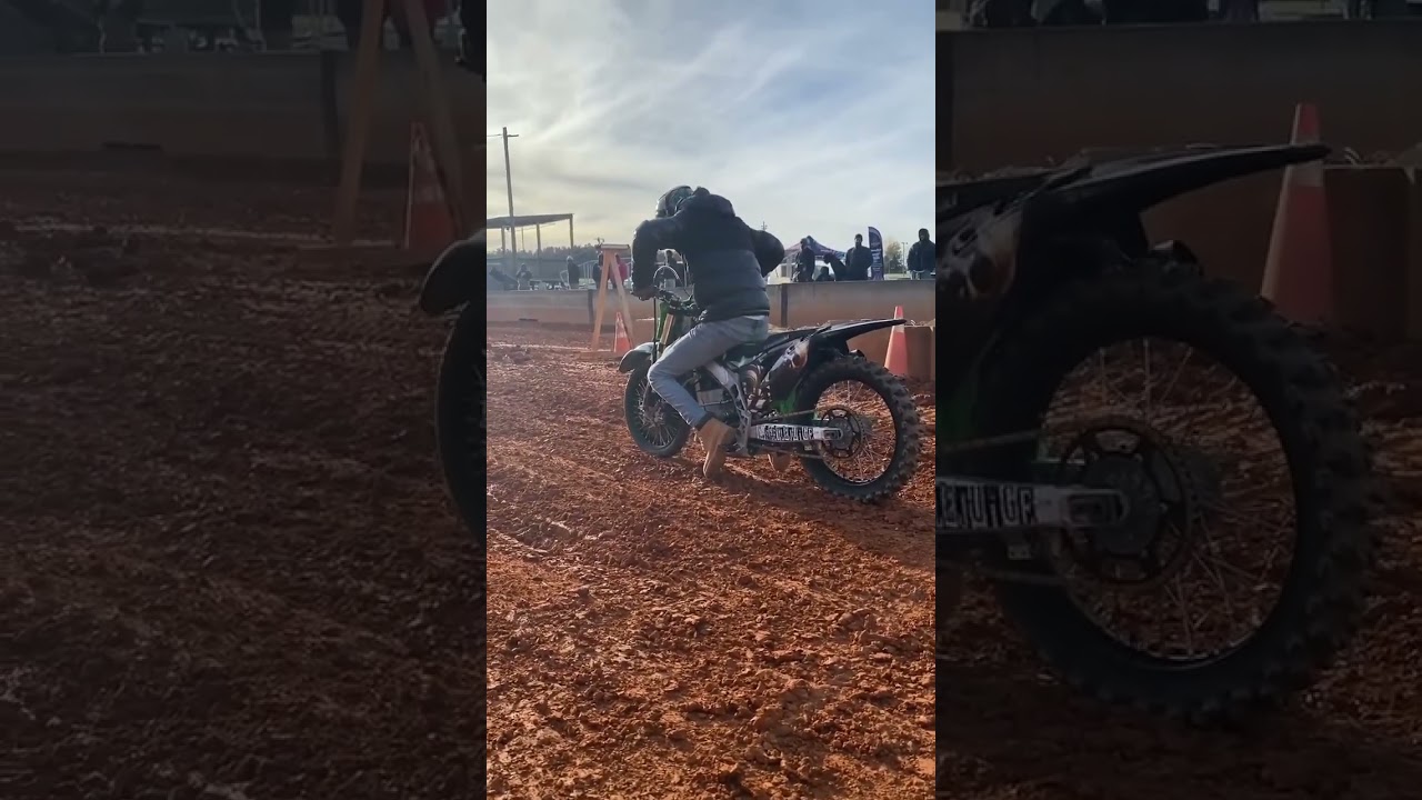 KAWASAKI KX450F WITH MODIFIED SUSPENSION MAKES AN INSANE TEST PASS AT ROXBORO DRAGWAY