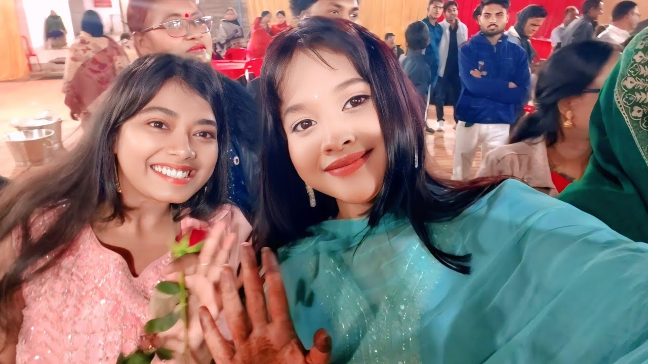 Shaadi vibes with bestie 💃🌸