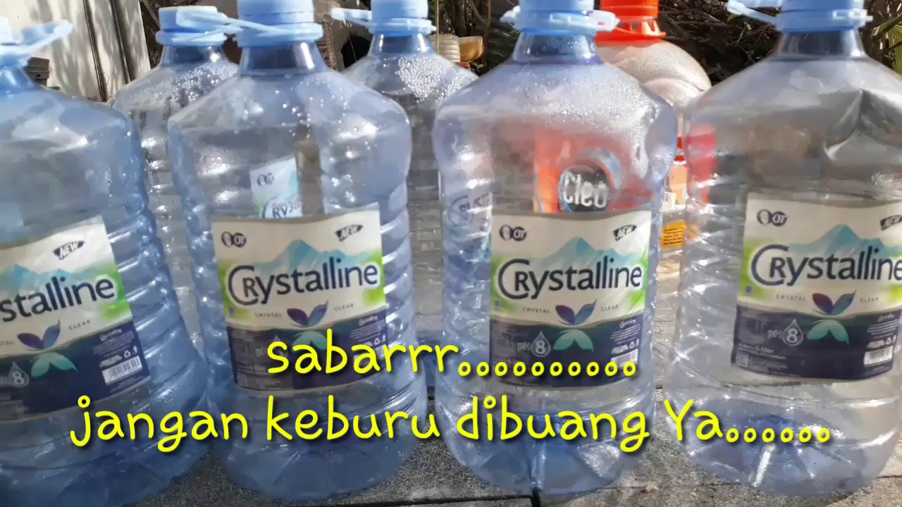 Cara membuat pot  dari bekas  botol  air mineral untuk 