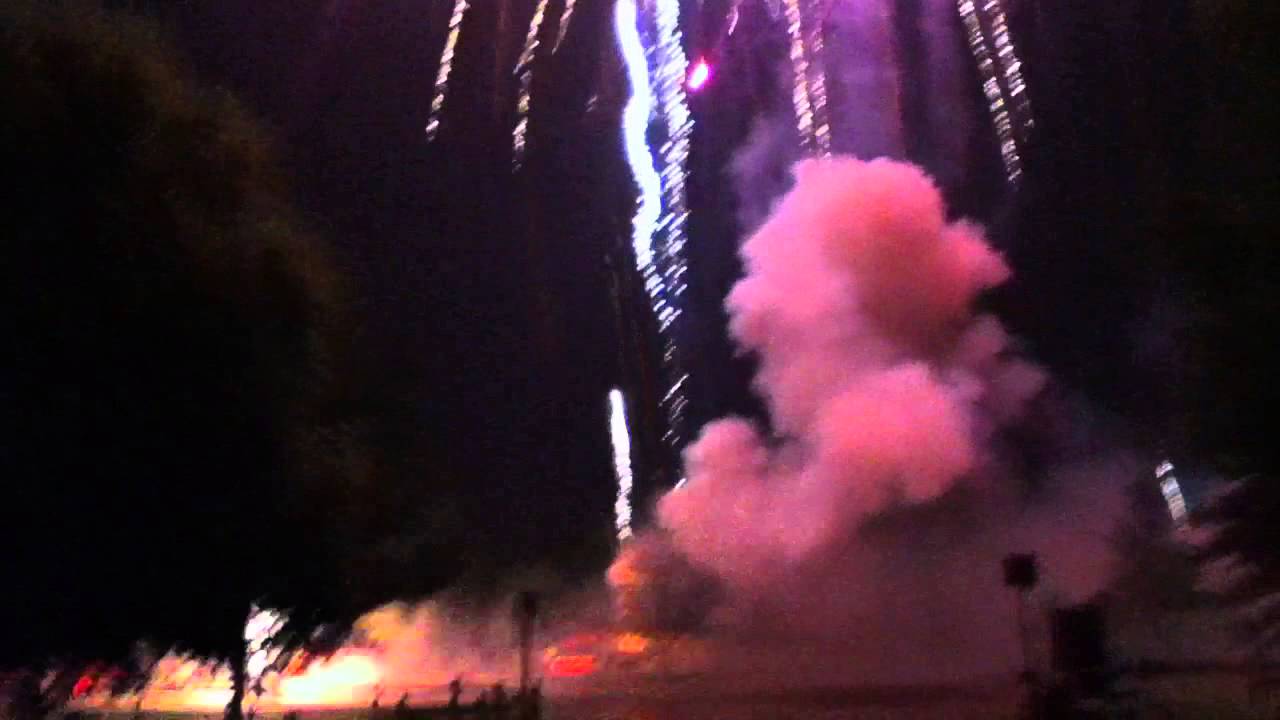 Vinton Fireworks from best seats Tim Gonzalez YouTube
