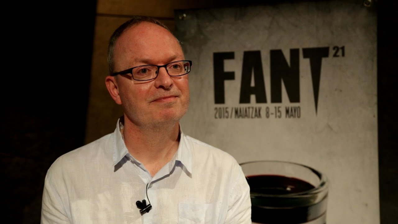 Entrevista a Chris W. Mitchell director de The Pool - YouTube
