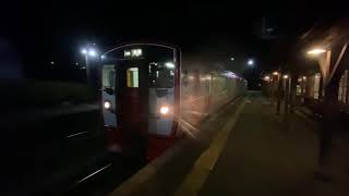 815系発車