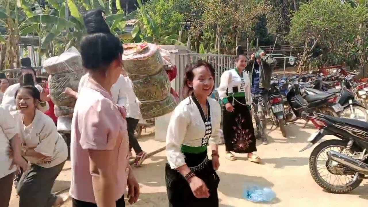 Sống lan nhinh pay hươn phua pi nọng ơi âu căn tỏn le nơ 