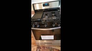 WHIRLPOOL stove with 5 burners