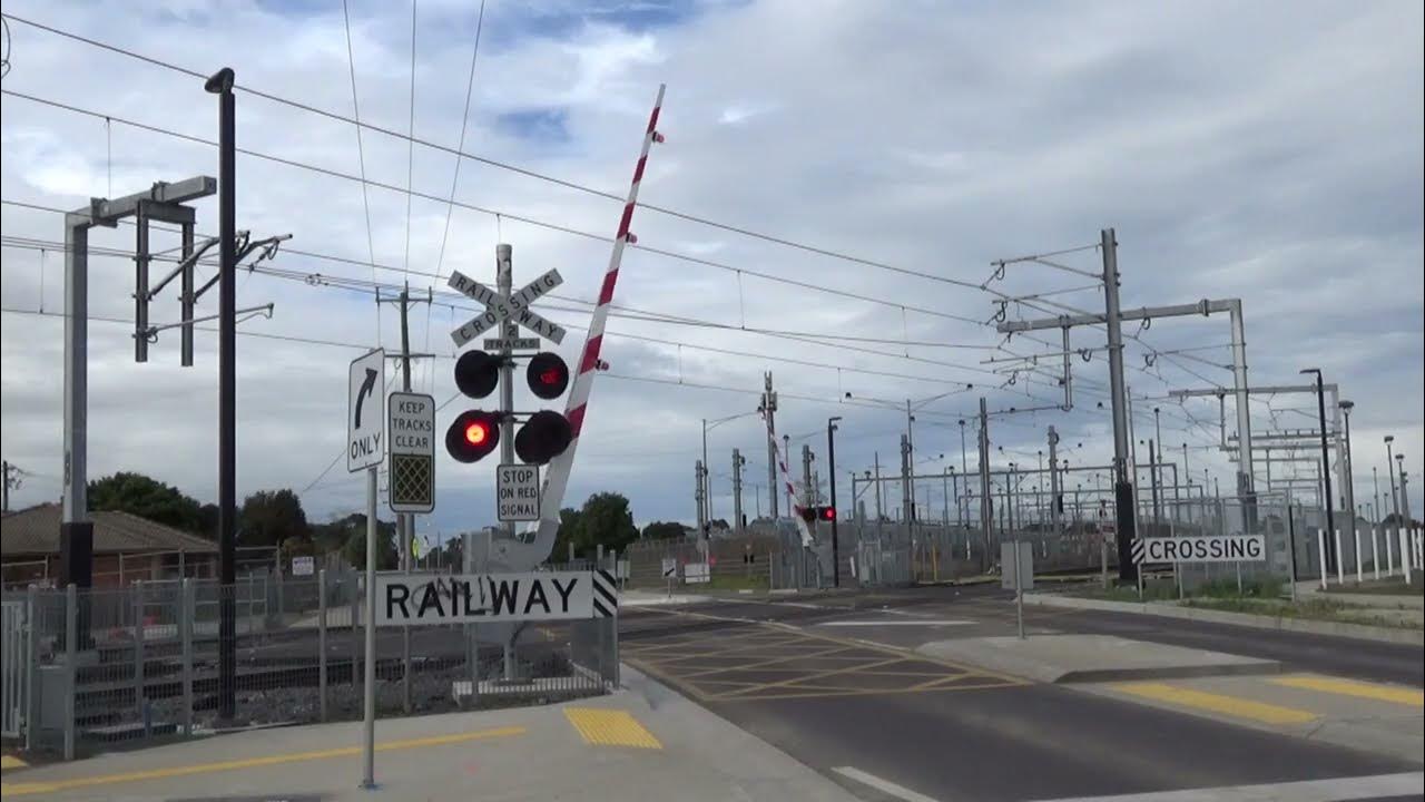 Camms Rd Level Crossing, Cranbourne, Before & After Upgrade YouTube
