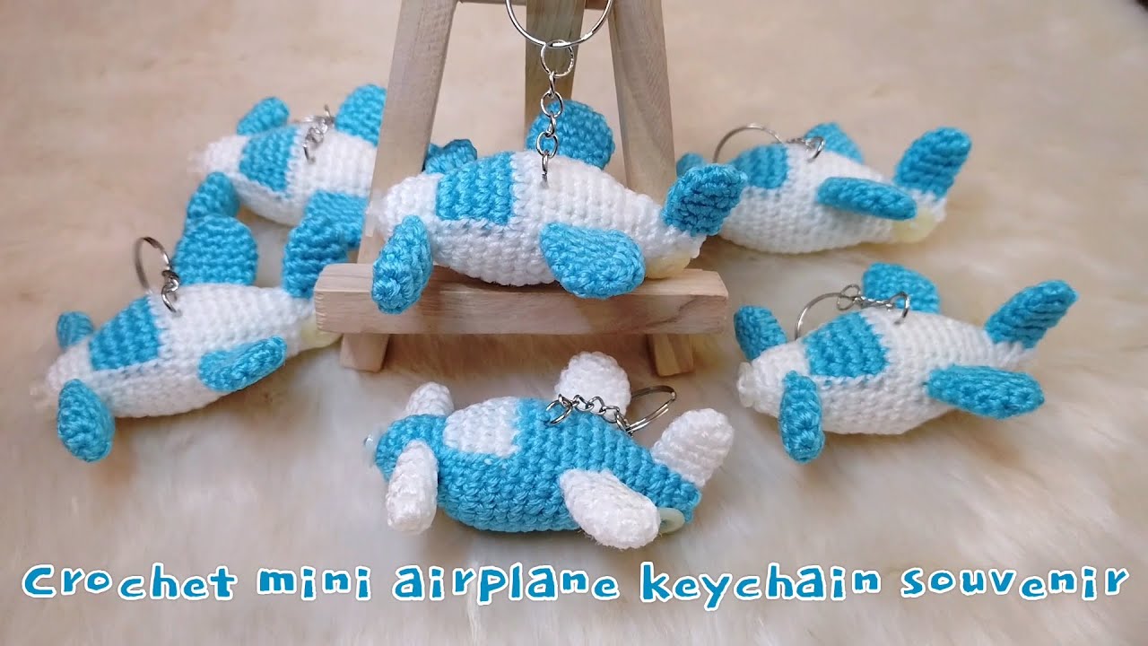 Crochet mini airplane keychain souvenir