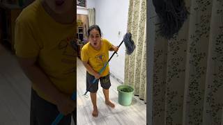 Awas lantainya licin ⚠️ #trending #comedy #shortvideo #funny #shorts