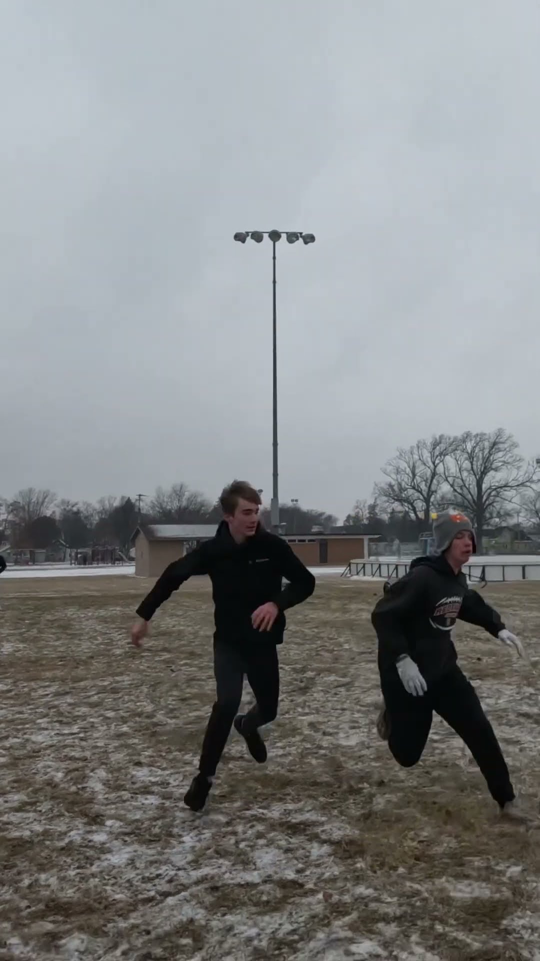 Mason adjusts his body mid air for the crazy touchdown catch?!! #sports @PFLParkFootballLeague