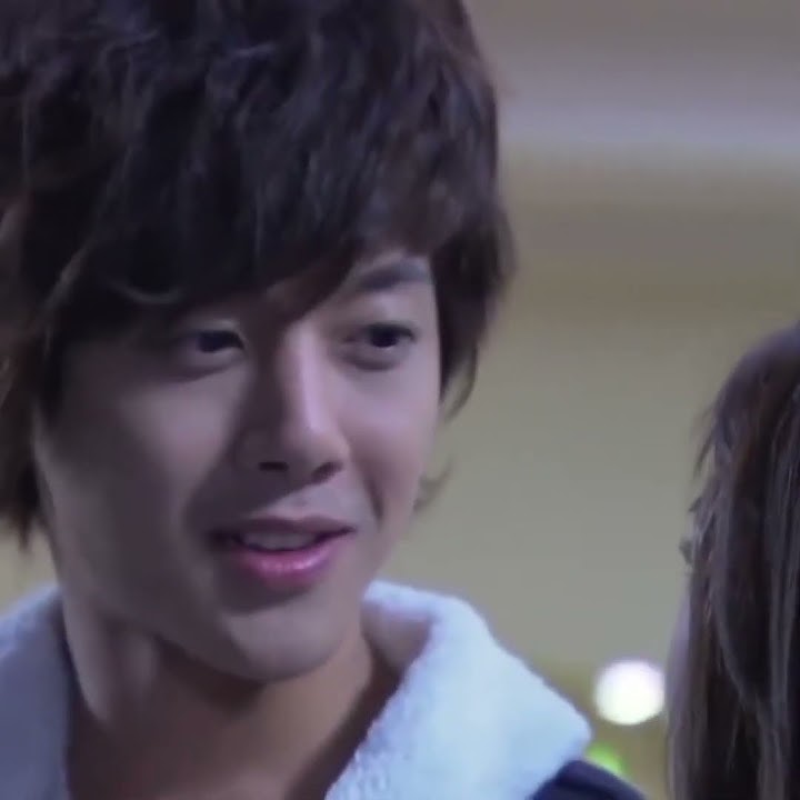 playful kiss 😘 #ꜱʜᴏʀᴛꜱ
