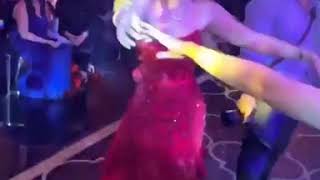فيديو رقص الفنانة ملك قورة في حفل شقيقتها مريم قورة بفستان أحمر