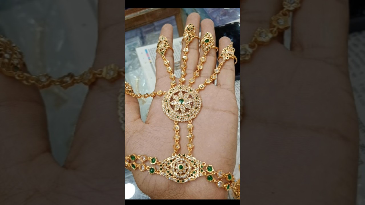 Gold hathfull design 