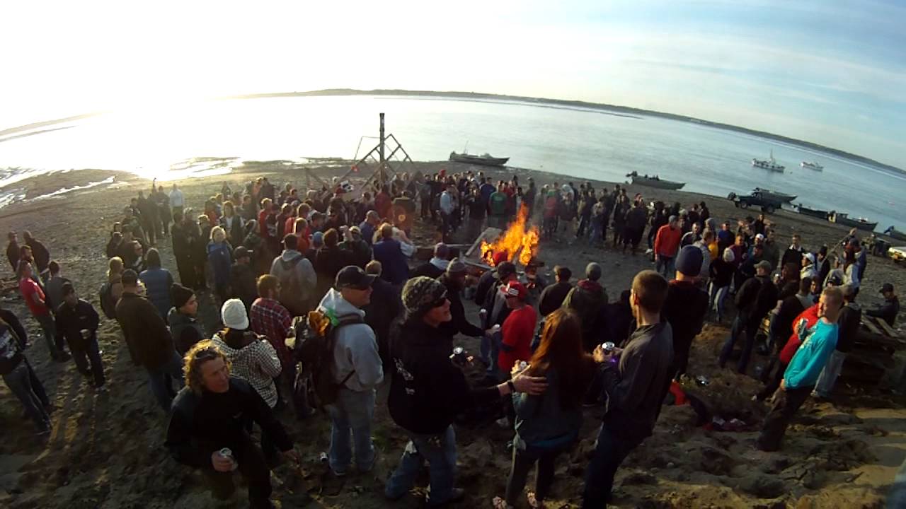 Ceremonial Burning Fish Beach Party Egegik,Ak, 2012 - YouTube