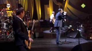 Video thumbnail of "Spandau ballet - Gold (with lyrics) - Top 2000"