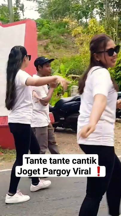 Tante tante cantik pargoy ❗ jadi viral #karnavalmalang #karnavalblitar #karnaval #karnavalterbaru