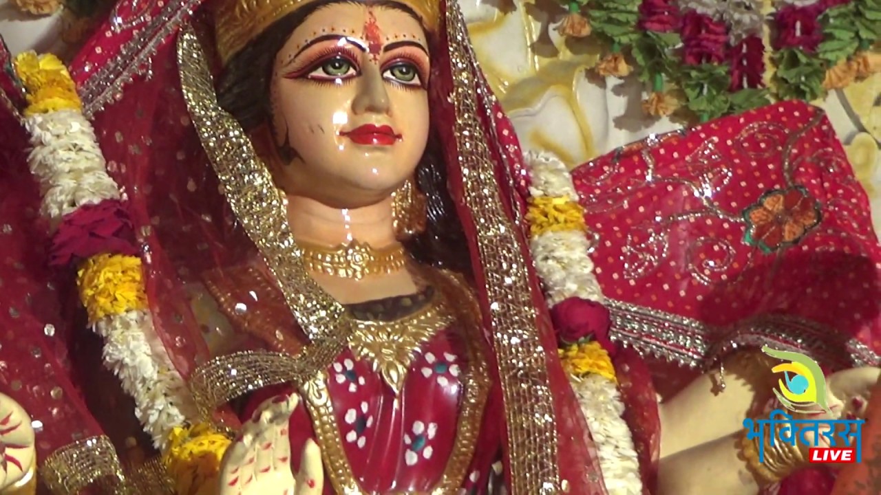 सांझ पेयी दिन बीतयो माँ हो रही जय जय कार मंदर विच आरती जय माँ