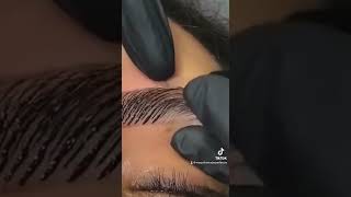 MICROBLADING técnica colombiana híper realista pelo a pelo, enmarque su rostro con un diseño sutil.