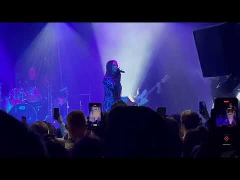 Faouzia - Puppet || Amsterdam Live Show