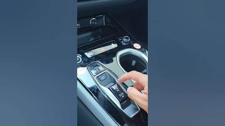 Gear Selector ASMR S-tronic: 2025 AUDI A6 AVANT (C9) #asmr #stronic #audi #shorts #catchingcars