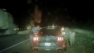 Mustang GT takes off on Arkansas State Troopers | pulling over with a warrant is ridiculous