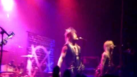 Crash Diet - breaking the chains