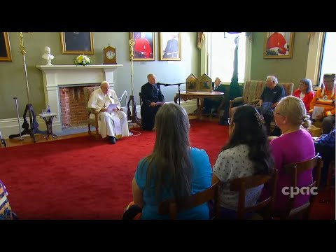 En su último día en Canadá el Papa se reúne con sobrevivientes de las escuelas residenciales. 