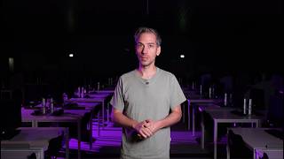 MediaMasters interview Jan de Wit - Tilburg University Junior
AI kan tegenwoordig videos maken waarin het lijkt of iemand iets zegt of doet wat helemaal niet echt gebeurd is. Stel je ziet een video waarin iets heel geks gebeurd, hoe weet je dan of dit echt of nep is? Wetenschapper Jan de Wit geeft in de video tips om AI te herkennen: Let goed op de details.
Lees meer: https://www.tilburguniversity.edu/nl/onderwijs/meer/junior/lesprogramma/mediamasters-interview-jan-de-wit
Voor meer informatie, neem contact op met Tilburg University Junior via Junior@tilburguniversity.edu MediaMasters interview Jan de Wit - Tilburg University Junior