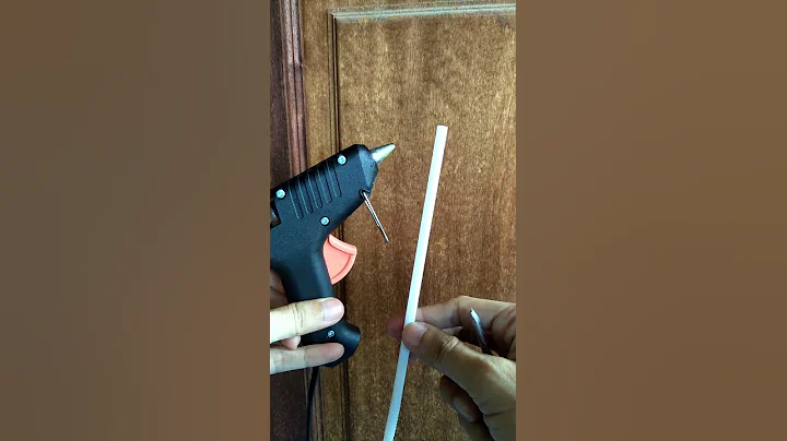 Shorts Repair shoe laces