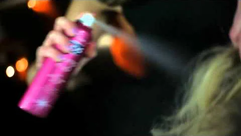 VO5: The ultimate "how to" with our PLUMP IT UP dry styling spray