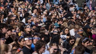 Thousands watch the total solar eclipse at Montreal's McGill University